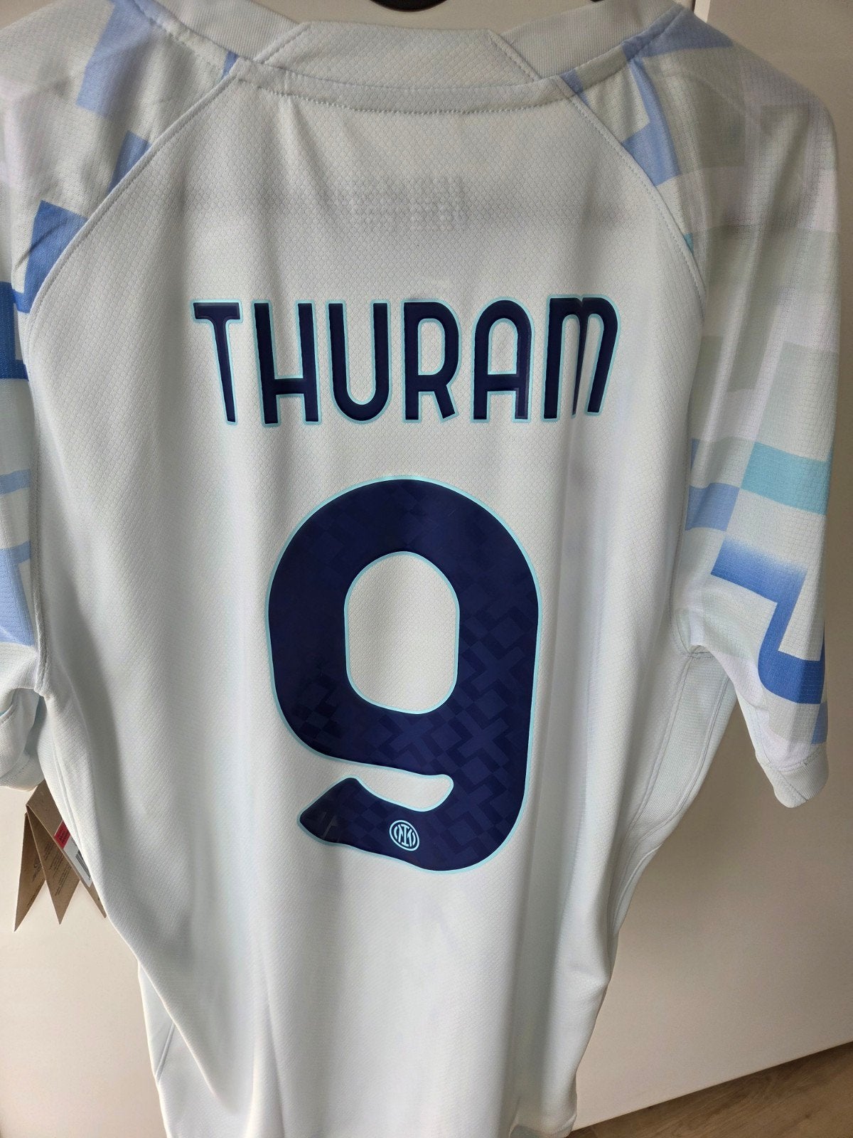 Inter Milan uit shirt Marcus thuram maat Large, Ophalen of Verzenden, Nieuw, Buitenlandse clubs, Shirt