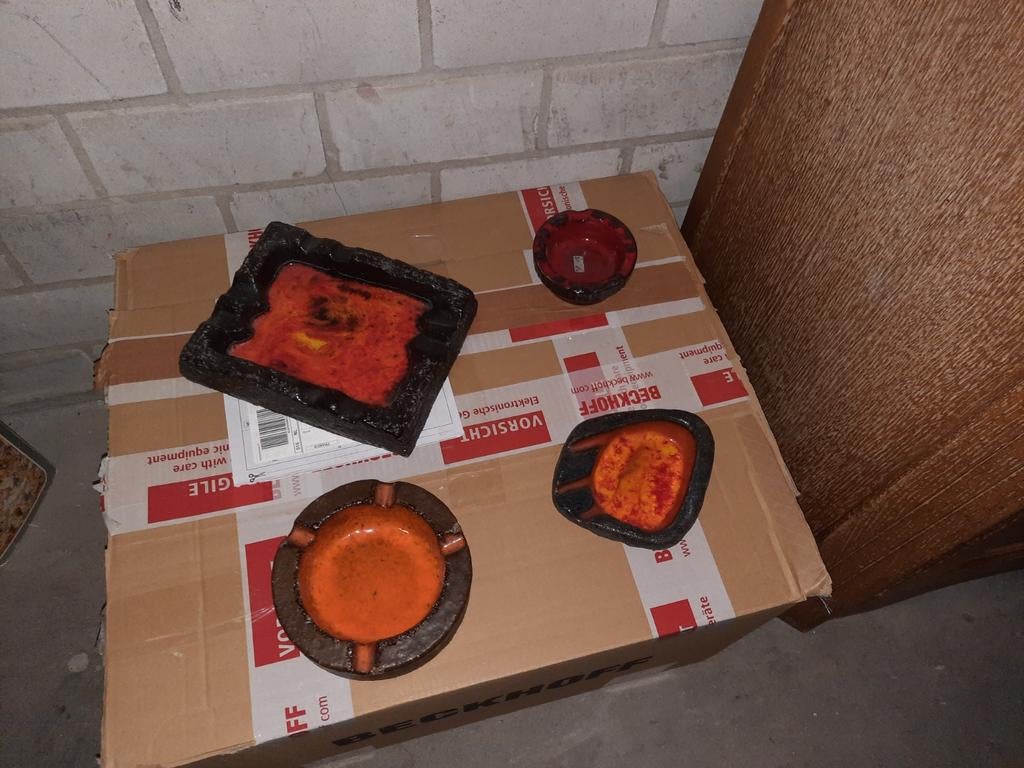 4 vintage retro lava keramiek oranje rode asbakken, Antiek en Kunst, Ophalen of Verzenden