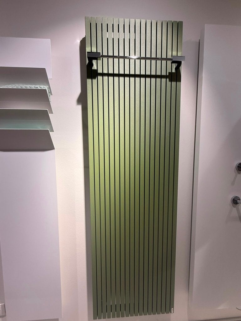Vasco Designradiator Groen 180x53,5 cm incl Handdoekbeugel, Doe-het-zelf en Verbouw, Verwarming en Radiatoren, Ophalen, Minder dan 60 cm