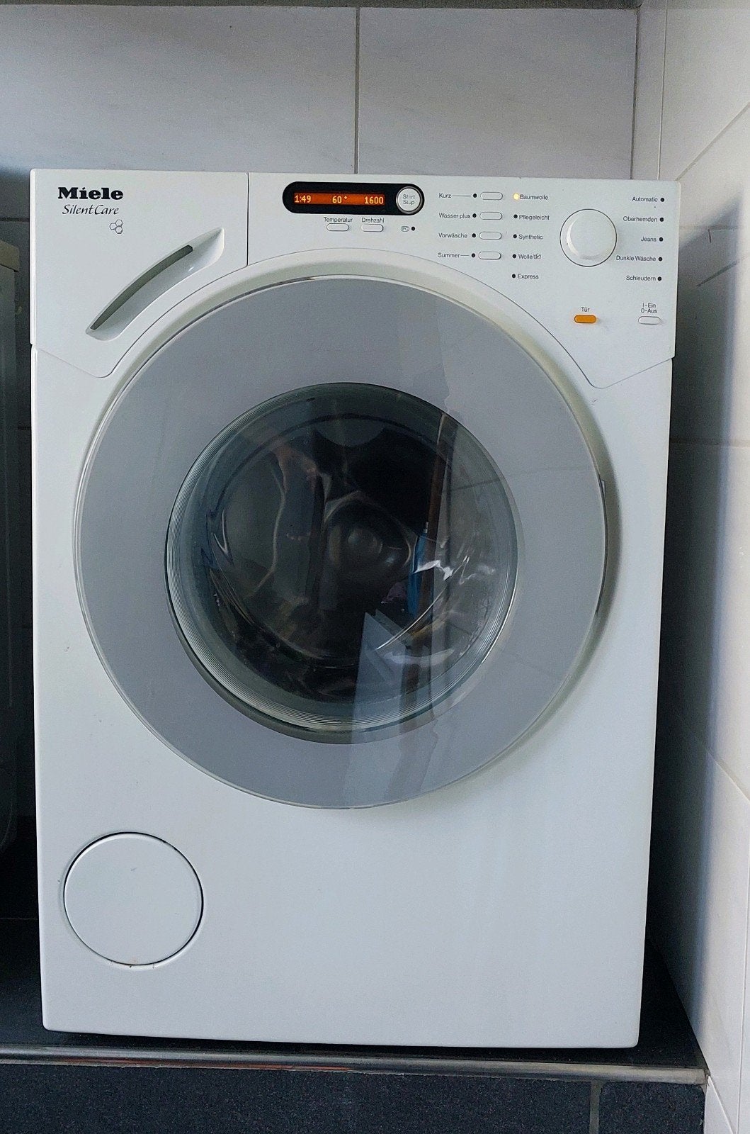 Miele W1716 Silent Care Wasmachine, Ophalen, Gebruikt, Voorlader, 85 tot 90 cm