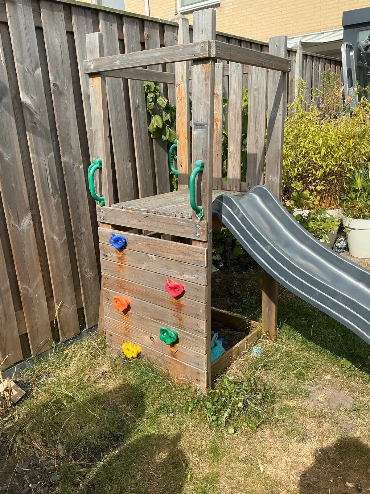 Speeltoestel met glijbaan en klimwand, Kinderen en Baby's, Speelgoed | Buiten | Speeltoestellen, Ophalen, Gebruikt, Glijbaan