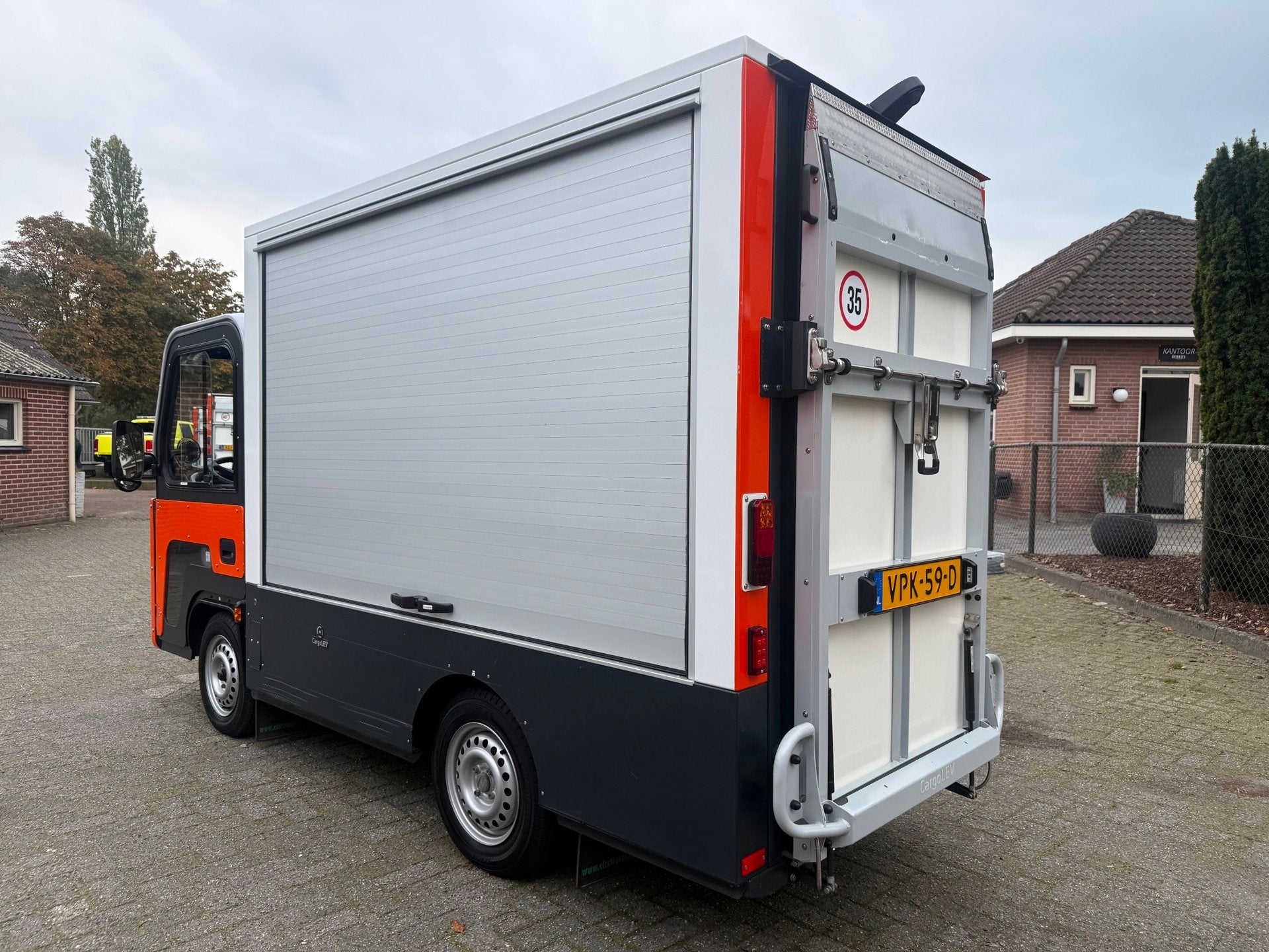 Cargolev CARGOLEV TC 20x Gesloten laadbak oprijplaat lift 10, Auto's, Overige merken, Gebruikt, Overige kleuren, Origineel Nederlands