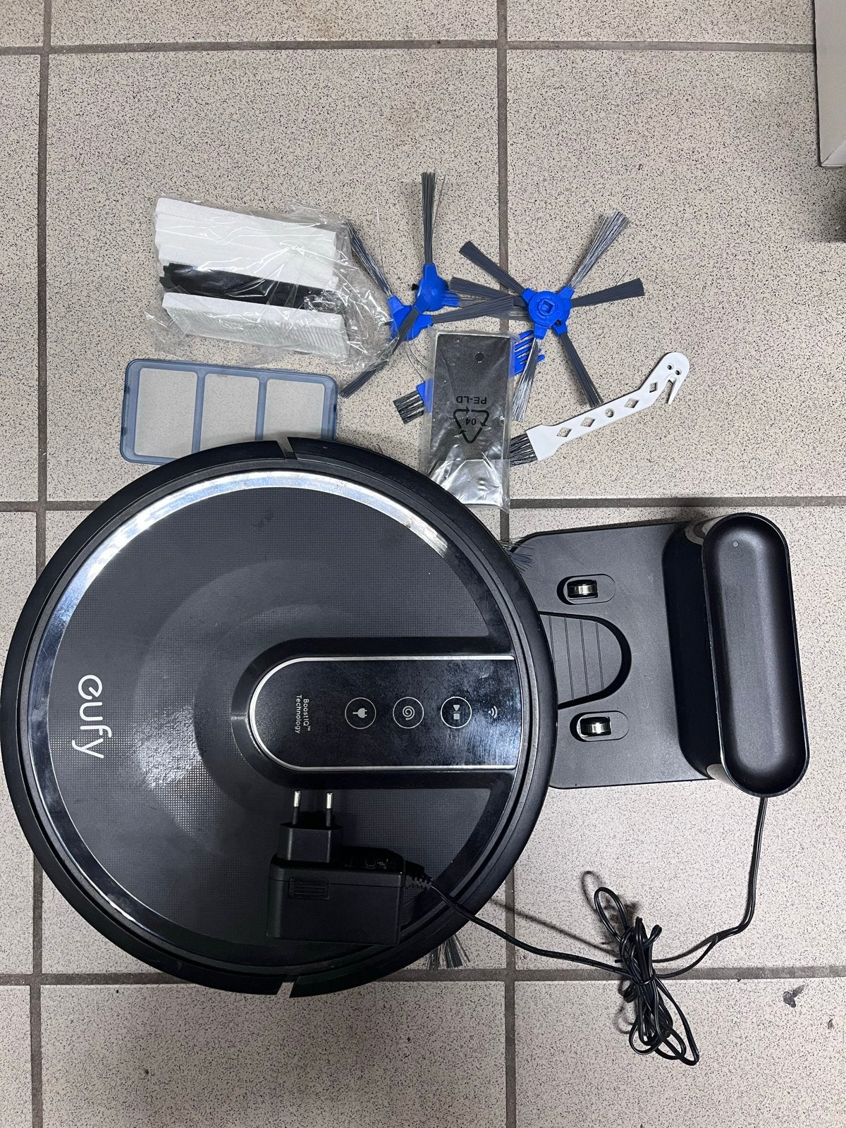 Eufy RoboVac Robotstofzuiger met accessoires, Overige merken, Ophalen of Verzenden, Zo goed als nieuw, Robotstofzuiger