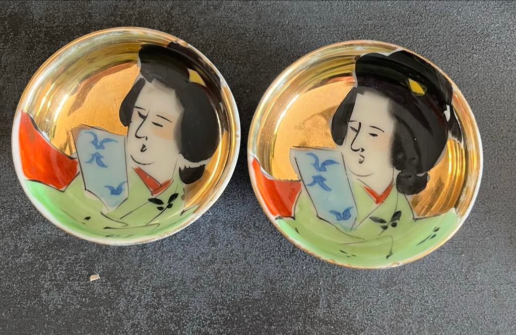 Set van 2 Antieke Japanse Geisha Sake Kopjes - Handgeschilde, Ophalen