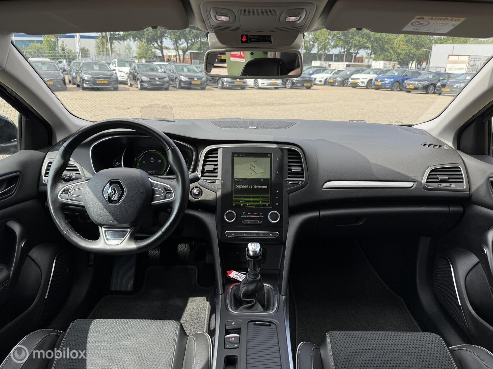 Renault Megane 1.2 TCe Bose CAMERA | NAVI | PDC | TOPSTAAT, Voorwielaandrijving, Gebruikt, Euro 6, 4 cilinders