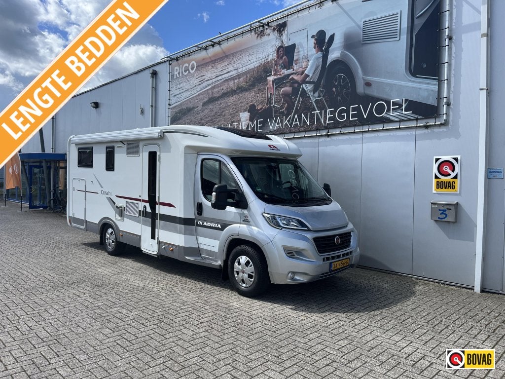 Adria Coral S 670 SL lengtebedden/5 gordelplts, Caravans en Kamperen, Ringverwarming, Afzuigkap, Fiat, 7 tot 8 meter