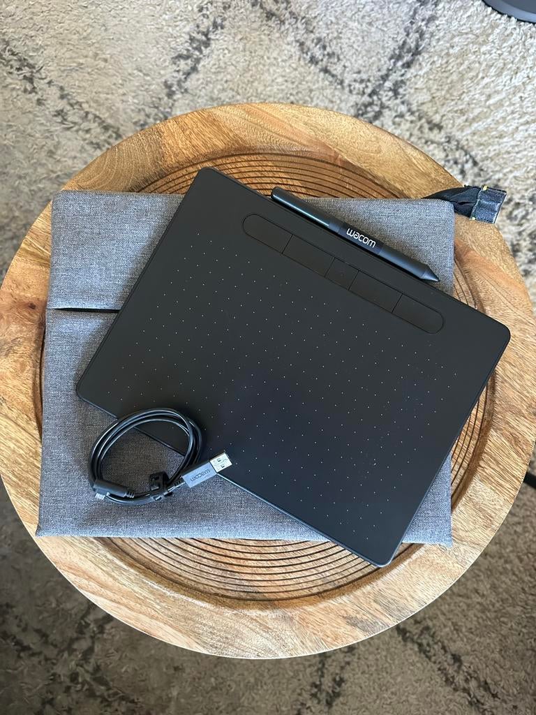 Wacom tekentablet M met hoes, Ophalen of Verzenden, Zo goed als nieuw