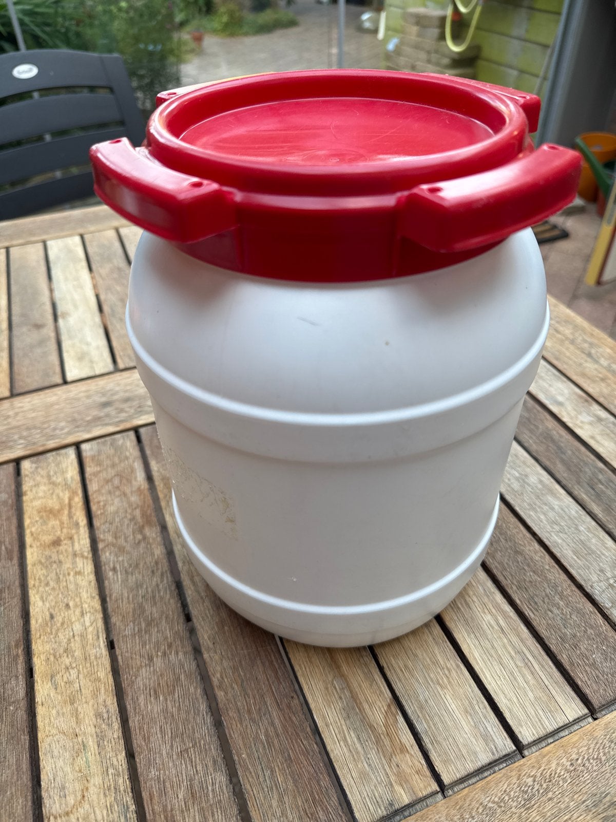 Witte CurTec kunststof ton (8 a 10 liter), Ophalen of Verzenden, Gebruikt, Zeilboot of Motorboot
