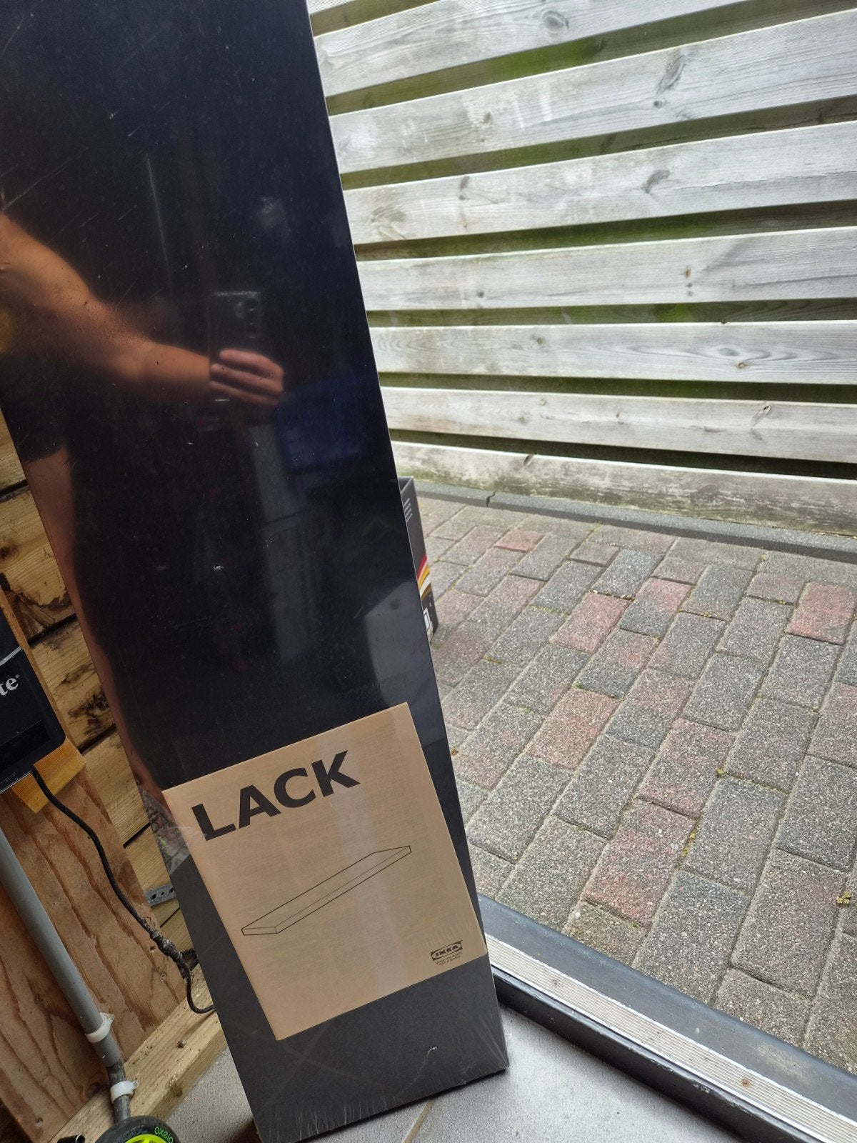 IKEA LACK wandplank - Zwart - Beschadigd aan onderkant, Huis en Inrichting, Woonaccessoires | Wandplanken en Boekenplanken, Ophalen