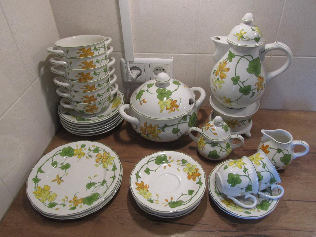 Geranium Villeroy en Boch serviesdelen, Huis en Inrichting, Keuken | Servies, Overige typen, Ophalen of Verzenden, Zo goed als nieuw