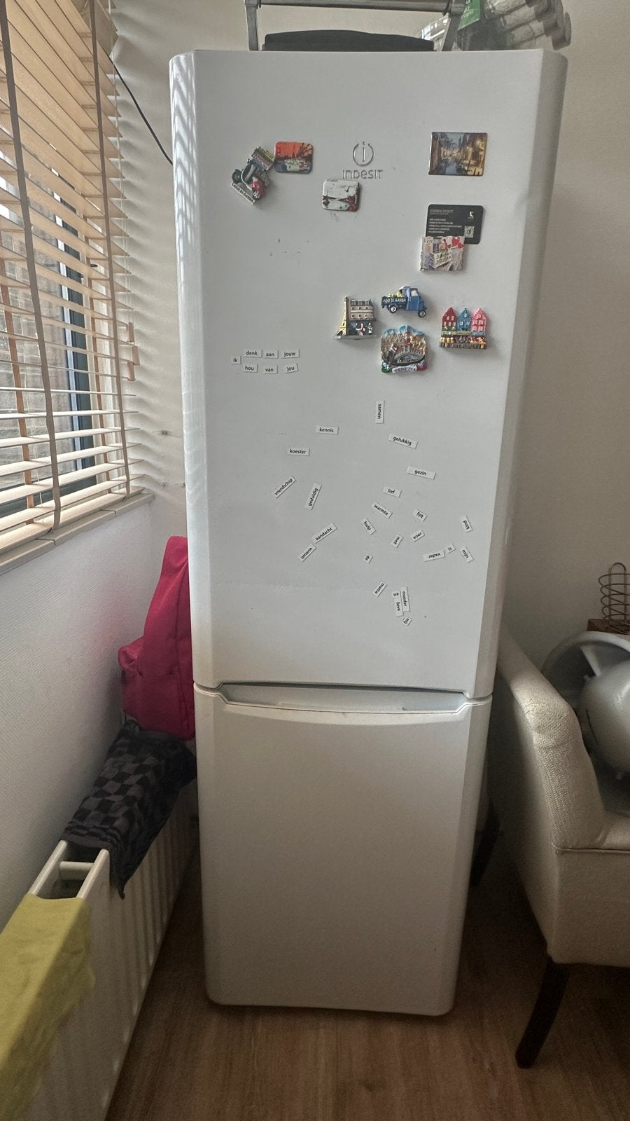 Indesit Koelkast met vriezer - Functioneel, lichte schade, Witgoed en Apparatuur, Ophalen, Gebruikt, 200 liter of meer, 60 cm of meer