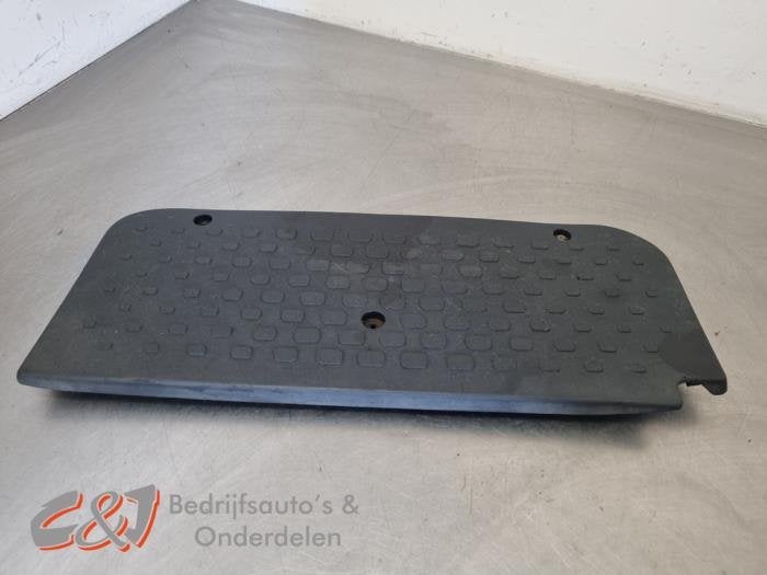 Voetsteun van een Opel Vivaro, Gebruikt, -, -, Opel
