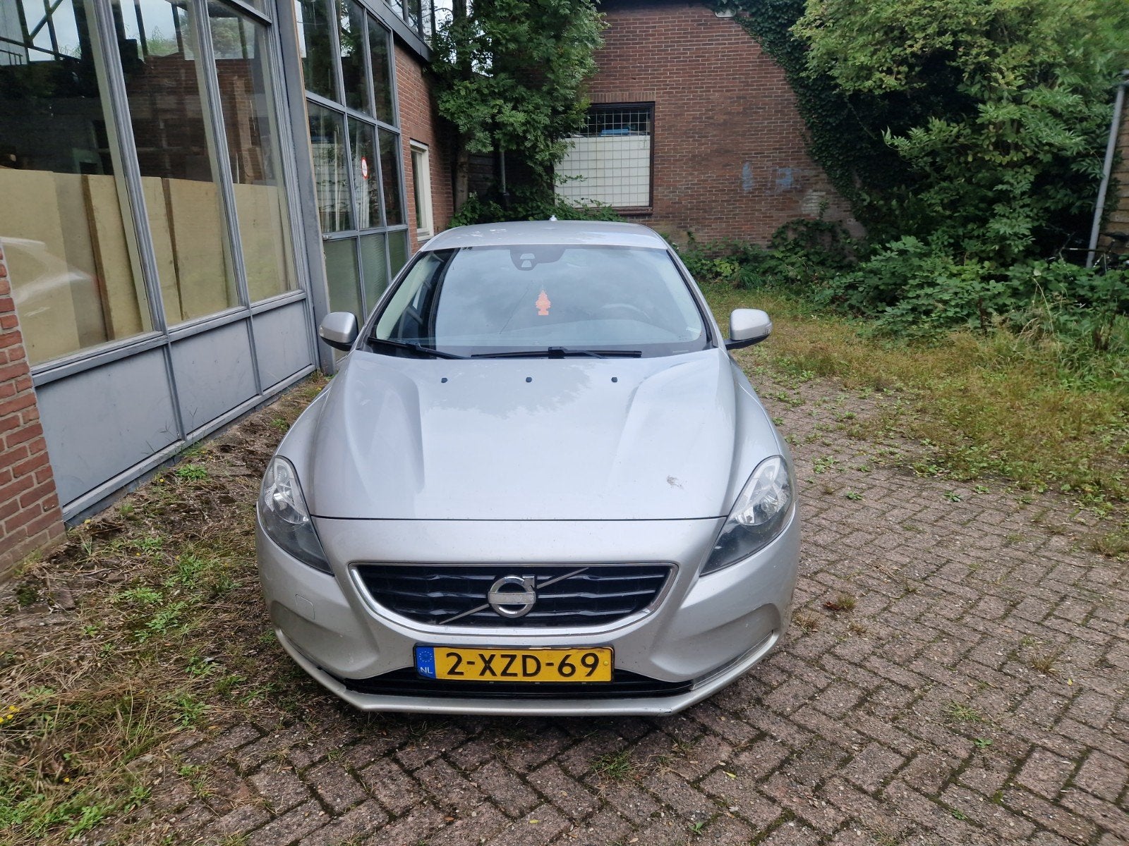Volvo V40 1.6 D2 115PK 2014 Grijs, Voorwielaandrijving, 4 cilinders, Bedrijf, 140 €/maand