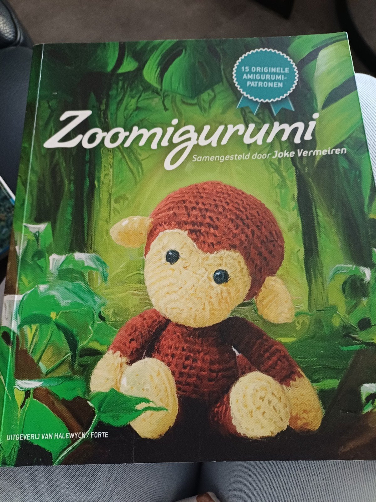 Zoomigurumi: 15 originele amigurumi patronen, Ophalen of Verzenden, Zo goed als nieuw, Breien en Haken, Joke Vermeiren