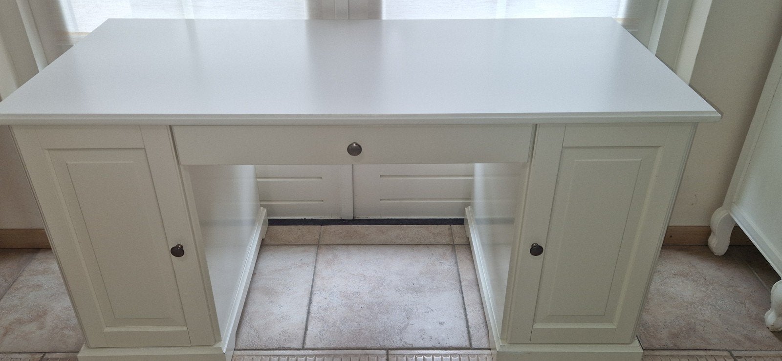Hemnes Bureau - Zeer mooi en veel ruimte - White off, Huis en Inrichting, Bureaus, Ophalen, Demontabel, Zo goed als nieuw, IKEA