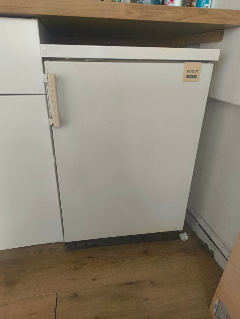 Bosch mini koelkast (850mm height), Witgoed en Apparatuur, Koelkasten en IJskasten, Ophalen, Gebruikt, Minder dan 85 cm, Minder dan 75 liter