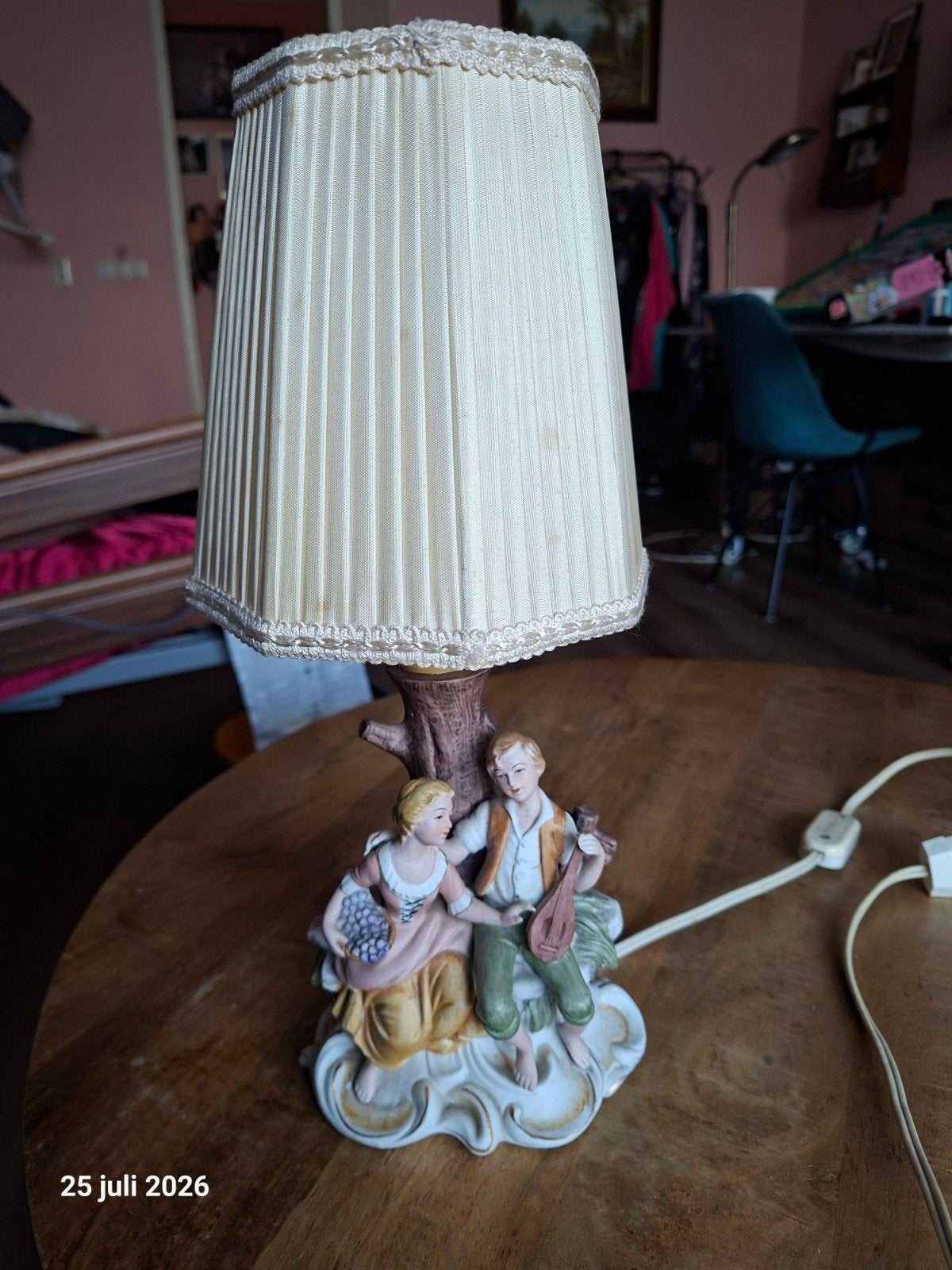 Vintage tafellamp met beeldje van stel, Ophalen of Verzenden