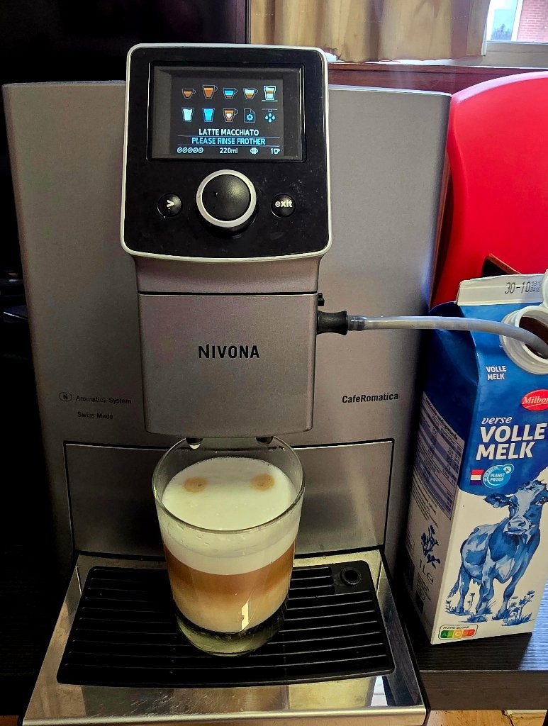 Nivona CafeRomatica 821 – gereviseerd – 3 mnd garantie, Afneembaar waterreservoir, 10 kopjes of meer, Ophalen of Verzenden, Gemalen koffie
