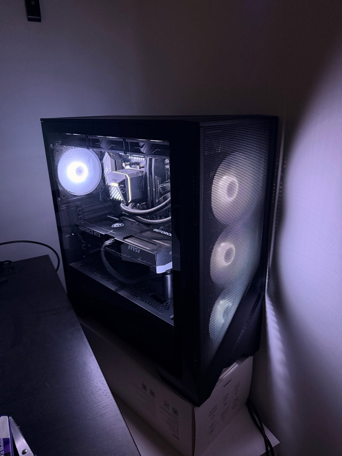Krachtige Gaming PC - AMD Ryzen 7 9800X3D, RTX 5070 Ti, 32GB