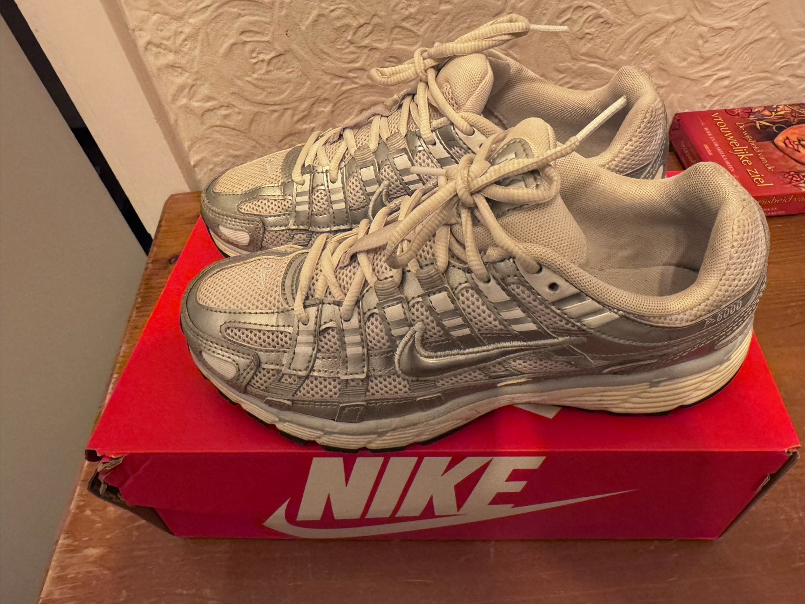 Nike P-6000 Sneakers - Zilver/Grijs - Maat 39, Kleding | Dames, Ophalen of Verzenden, Nieuw, Grijs, Sneakers of Gympen
