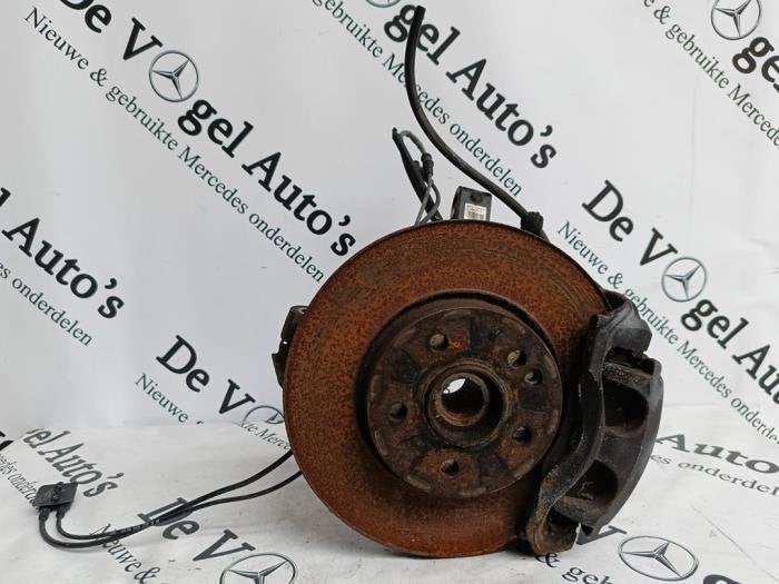 Fusee rechts-voor van een Mercedes Vito, Auto-onderdelen, Ophanging en Onderstel, Gebruikt, -, Ophalen of Verzenden, -