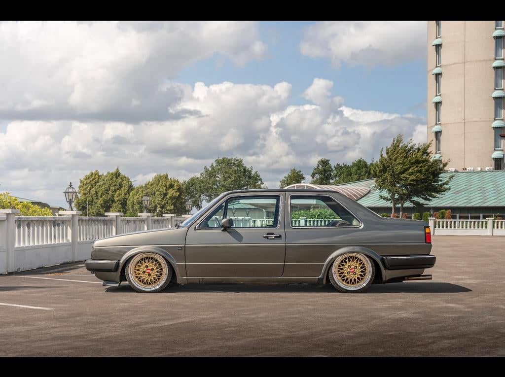 Volkswagen Jetta coupe 1.8 turbo 1986 bbs airride airlift, Voorwielaandrijving, 4 cilinders, 150 pk, Bruin