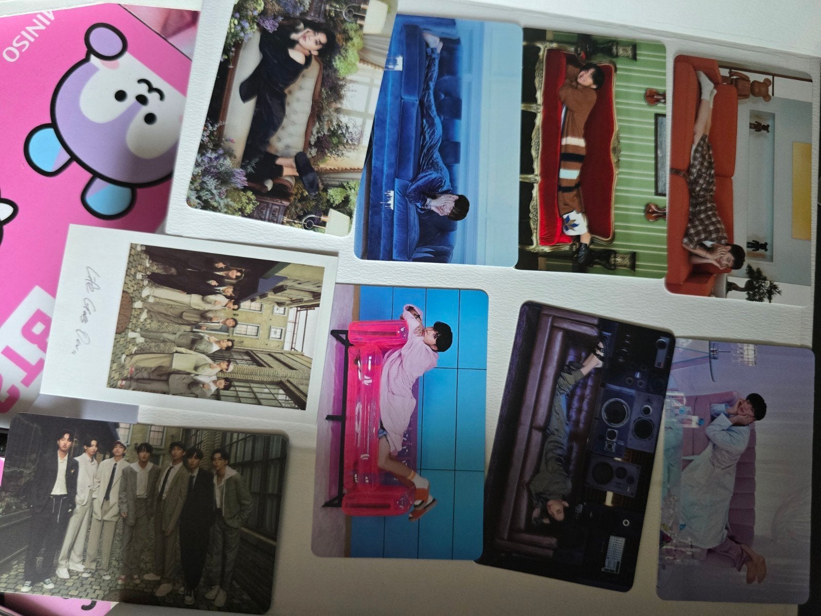 Foto 5 van BTS BE Essential Edition K-Pop CD Album met Extra's