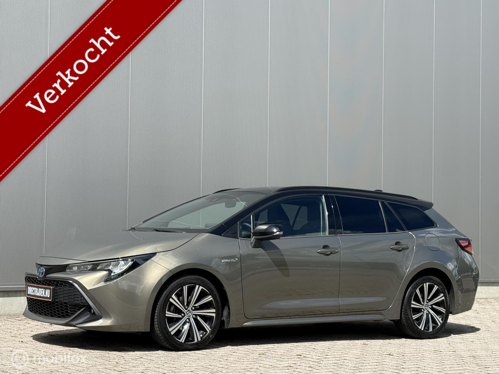 Toyota Corolla Touring Sports 1.8 Hybrid Bi Tone | Luxe uitv, Auto's, 1345 kg, 450 kg, Gebruikt, 4 cilinders