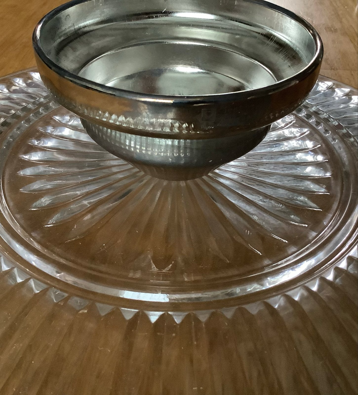Vintage Glazen taartplateau met zilverkleurige voet - 32 cm, Huis en Inrichting, Nieuw, Ophalen of Verzenden, Overige stijlen