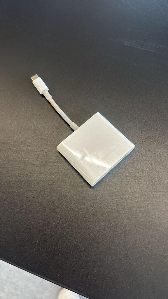 Apple USB-C Digital AV Multiport Adapter - 2 stuks, Ophalen of Verzenden, Gebruikt