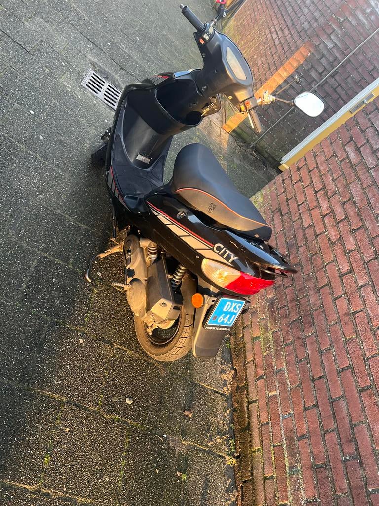 BTC scooter op benzine, Fietsen en Brommers, Snorfietsen en Snorscooters, Gebruikt, Overige merken, Benzine, Ophalen