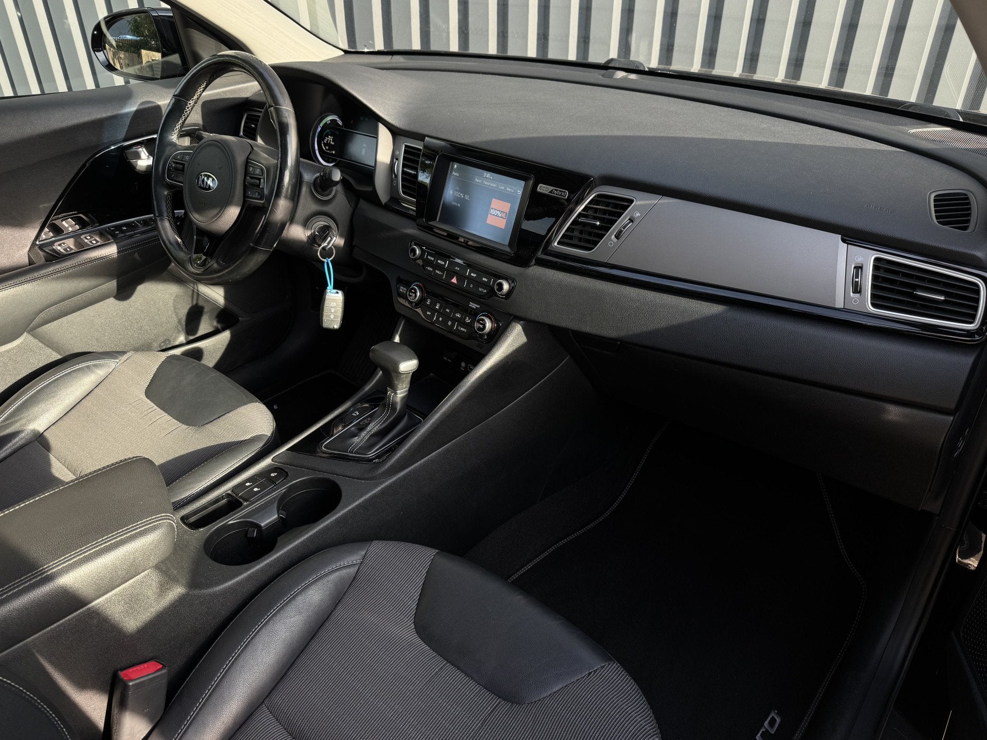 Kia Niro 1.6 GDi Hybrid Edition 1e eigenaar, Trekhaak, Panor, Dealer onderhouden, Gebruikt, Met garantie (alle), Leder en Stof