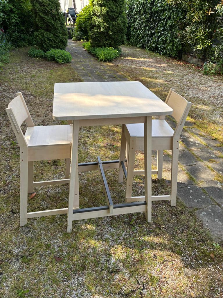 Houten bartafel met twee krukken, Tot twee personen, Zo goed als nieuw, Rechthoekig, Overige houtsoorten