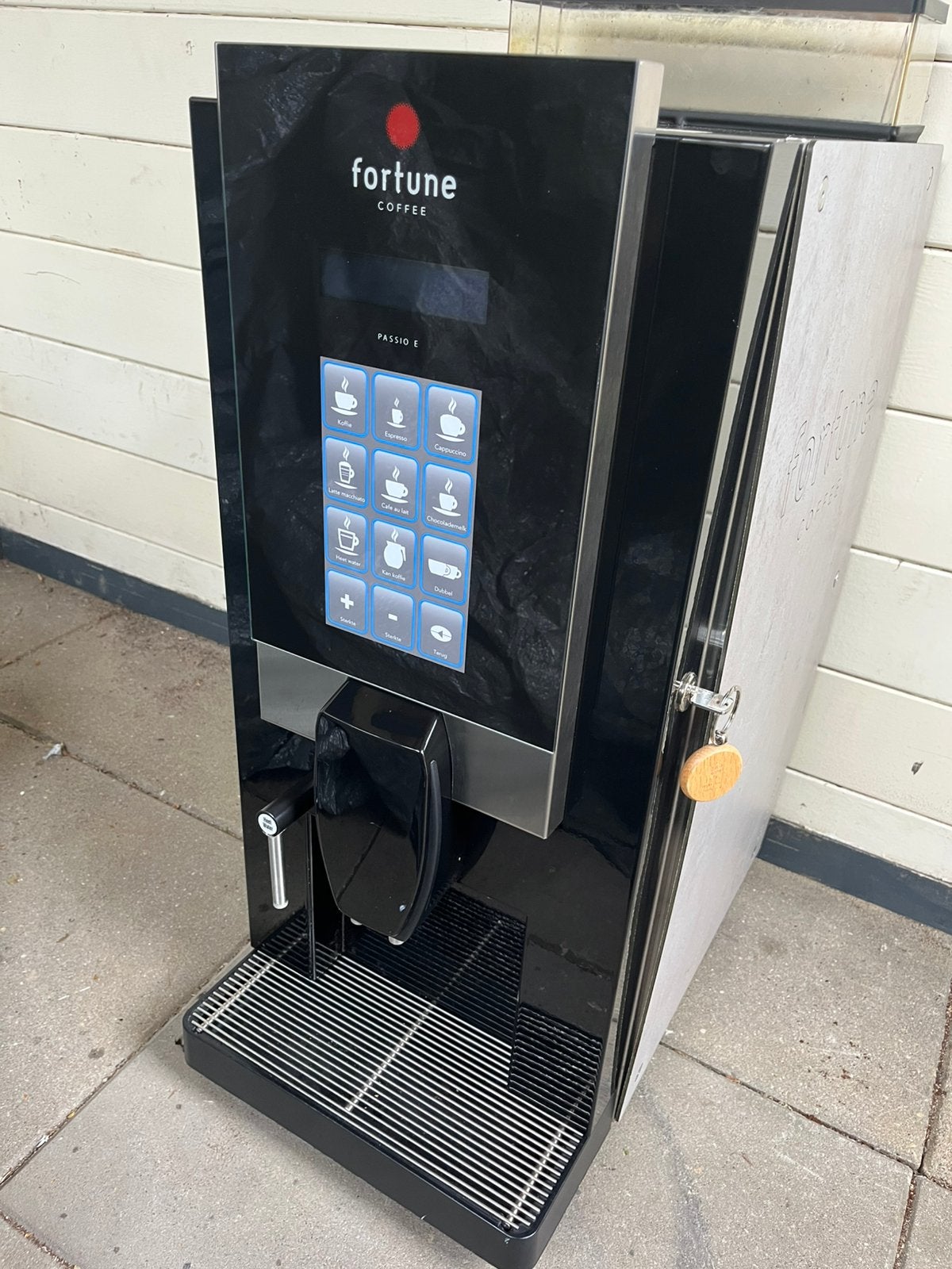 Horeca en bedrijf koffiemachine met storing, 10 kopjes of meer, Ophalen, Zo goed als nieuw, Koffiemachine
