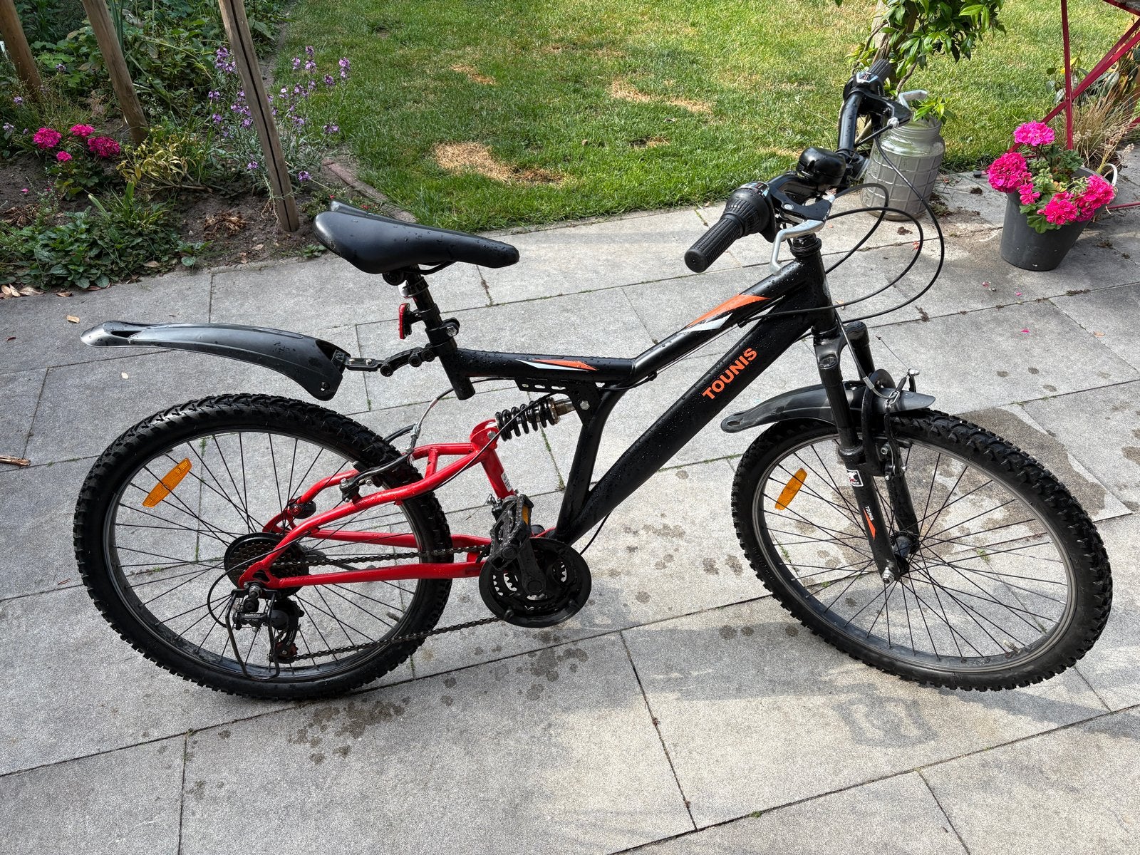 Jongens mountainbike 24 inch - Zwart/Rood, Fietsen en Brommers, Fietsen | Jongens, Ophalen, Gebruikt, 24 inch, Versnellingen