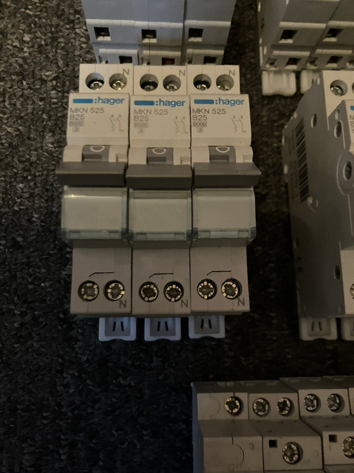 3x Hager MKN525 b25 installatieautomaten - groepen, Ophalen of Verzenden, Gebruikt