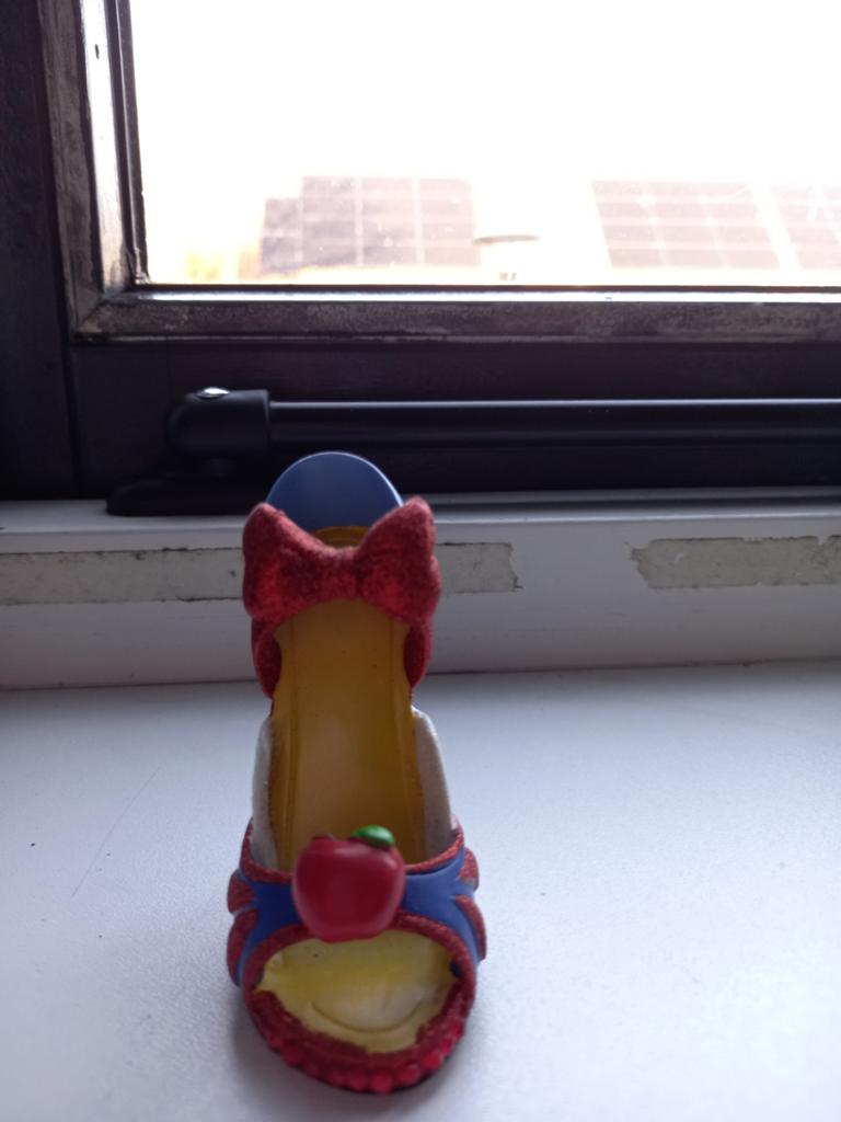 Disney schoen ornament Sneeuwwitje, Ophalen of Verzenden, Sneeuwwitje of Doornroosje, Zo goed als nieuw, Beeldje of Figuurtje
