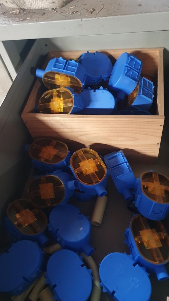 ABB inbouwdozen, Ophalen of Verzenden, Stopcontact