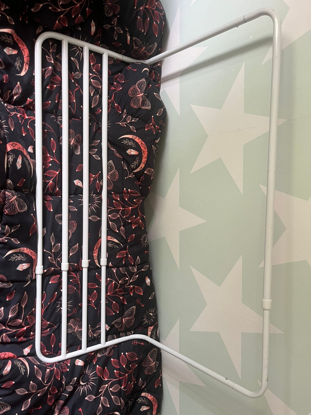 Wit metalen bedrek / bedhekje / uitvalbeveiliging kinderbed, Ophalen, 85 tot 100 cm, Gebruikt, Matras