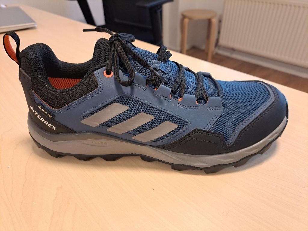 Adidas sportschoenen maat 43 Gore-Tex Terrex ongedragen, Adidas, Hardloopschoenen, Nieuw, Ophalen of Verzenden