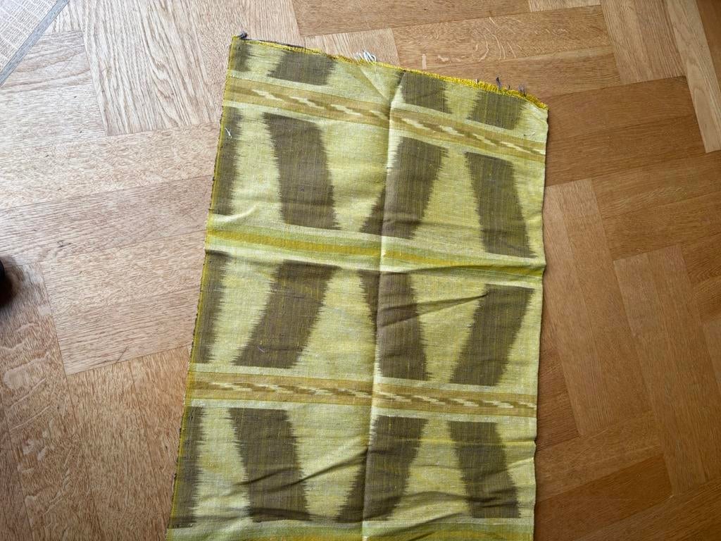 Nieuwe lap stof ongebruikt pure wilde zijde geel100x295 cm, Hobby en Vrije tijd, Stoffen en Lappen, Geel, Ophalen of Verzenden