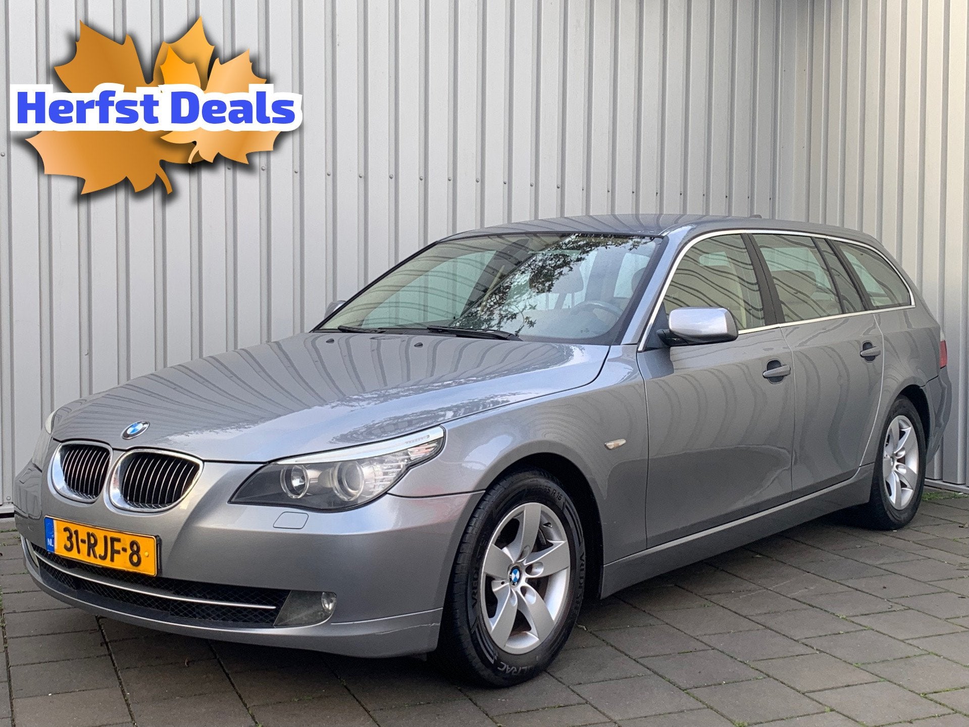 BMW 5-serie Touring 525i|Automaat|Airco|Leder|, Auto's, Dealer onderhouden, Achterwielaandrijving, Gebruikt, Beige