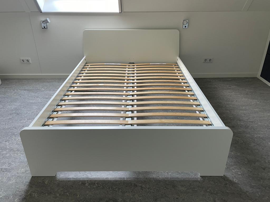 IKEA Askvoll bedframe 140x200 incl lattenbodem & beschermer, Huis en Inrichting, Slaapkamer | Bedden, Zo goed als nieuw, Tweepersoons
