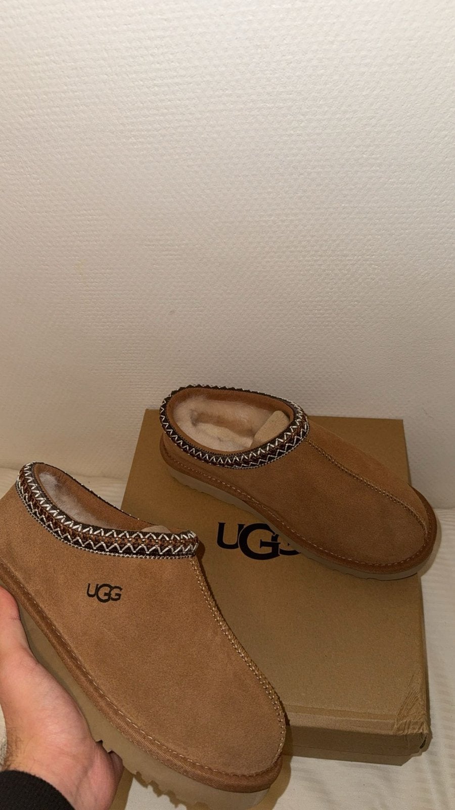 UGG Tasman pantoffels - Zo goed als nieuw, Ophalen of Verzenden, Zo goed als nieuw, Bruin, Pantoffels of Sloffen