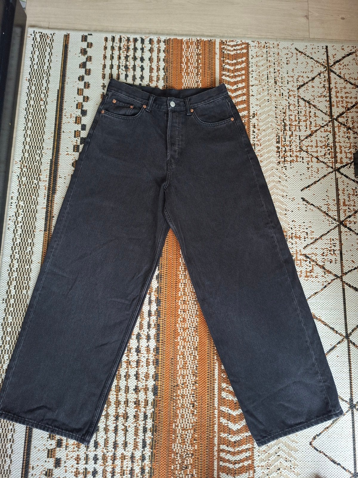 Weekday Wide Leg Jeans - W28 L32, Weekday, Ophalen of Verzenden, Zo goed als nieuw, W28 - W29 (confectie 36)