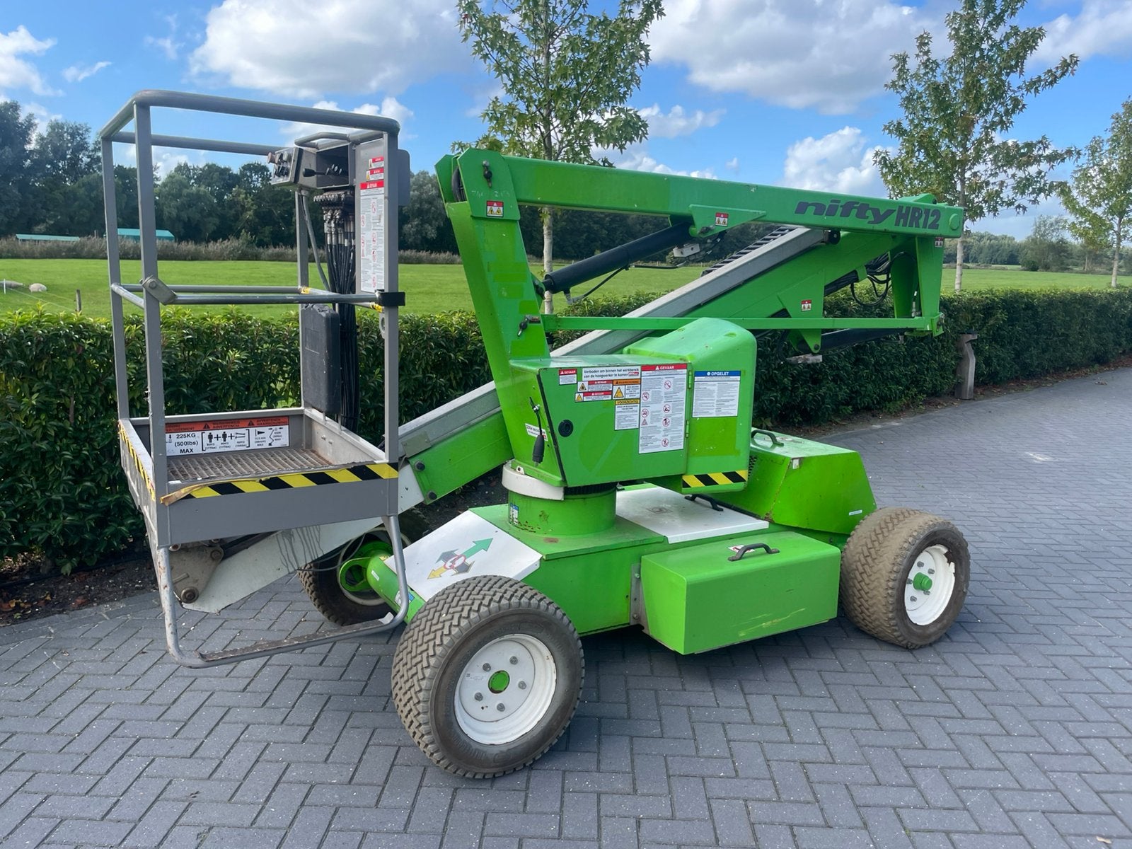 Te huur / te koop Niftylift hoogwerker 12m hoog 6m opzij, Ophalen