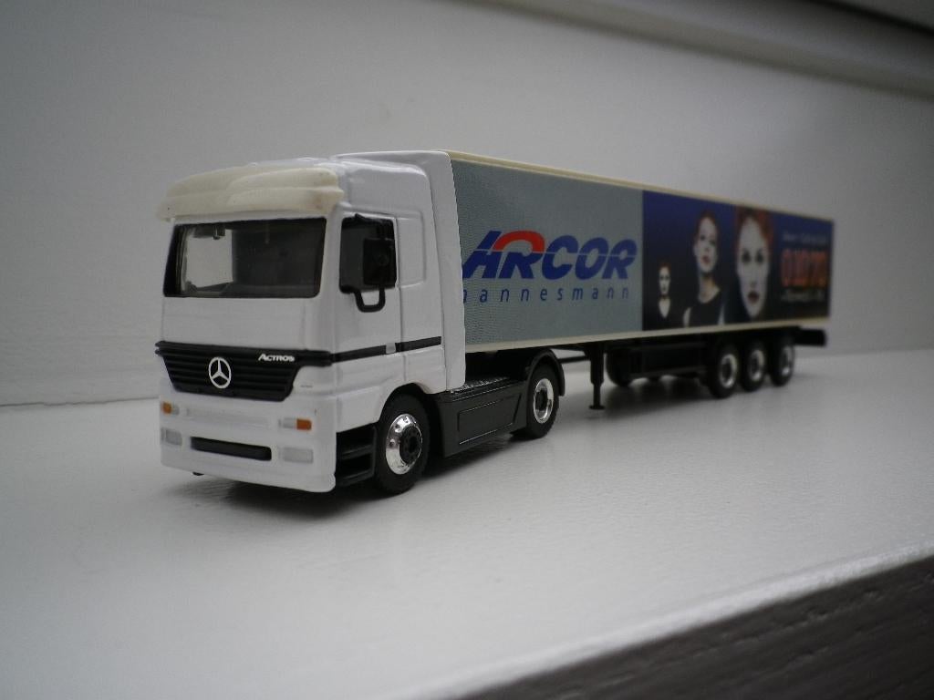 Schuco Mercedes Actros Arcor Mannesman 1/87, Ophalen of Verzenden, Gebruikt, Bus of Vrachtwagen, Schuco