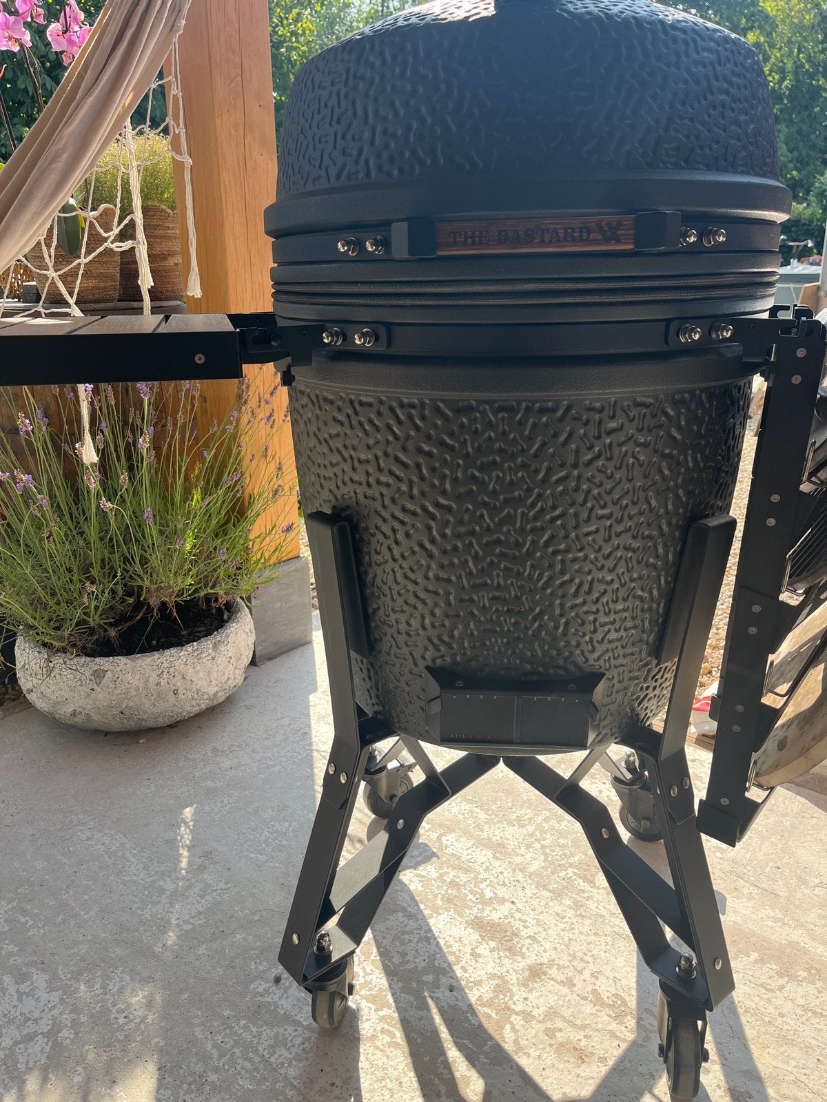 The Bastard VX Large onderstel met 2 klaptafels en regenhoes, Tuin en Terras, Ophalen, Zo goed als nieuw