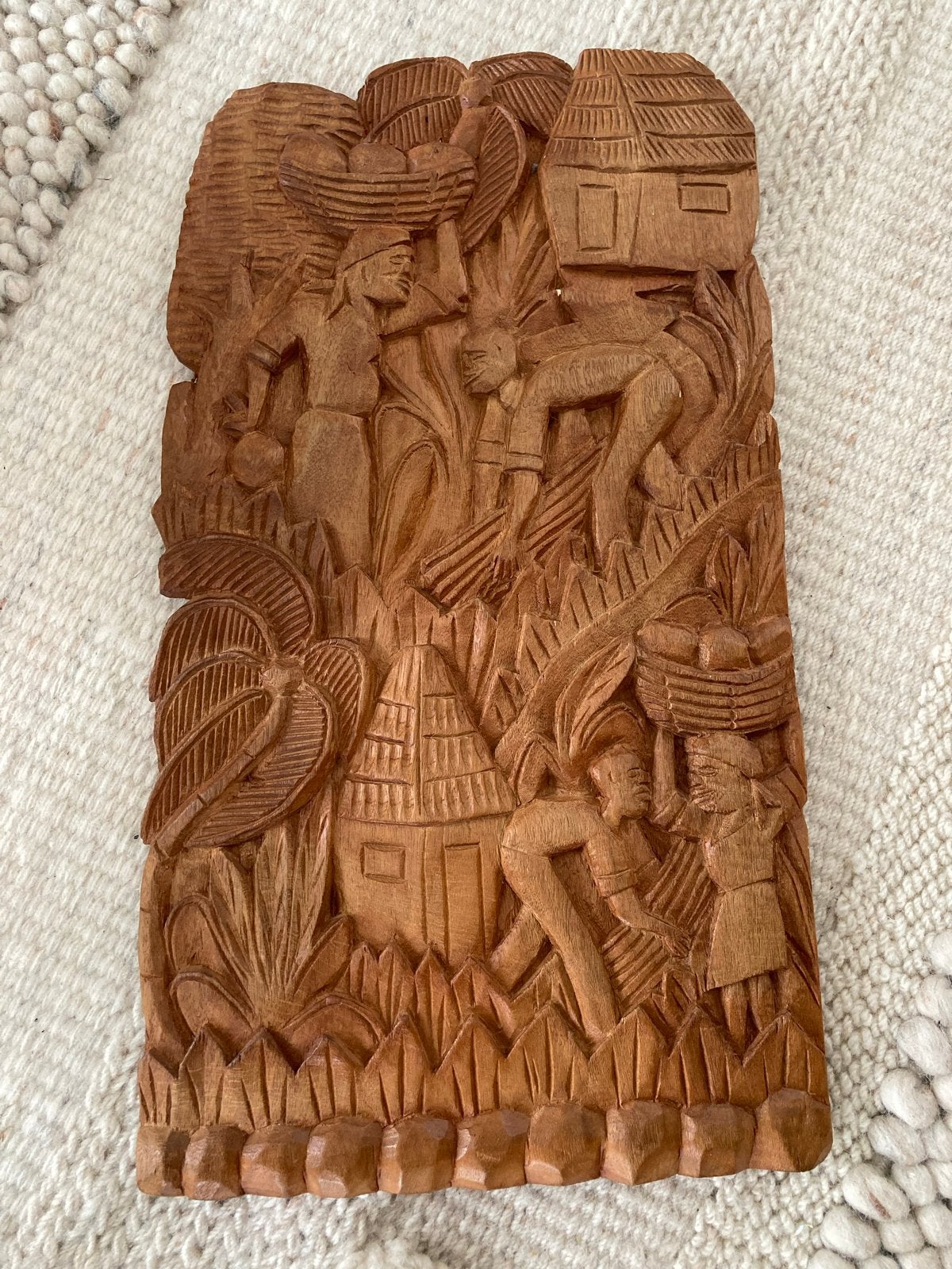 Houten reliëf paneel met Indonesische voorstelling, Ophalen, Handgemaakt, Wanddecoratie, 20 - 50 cm