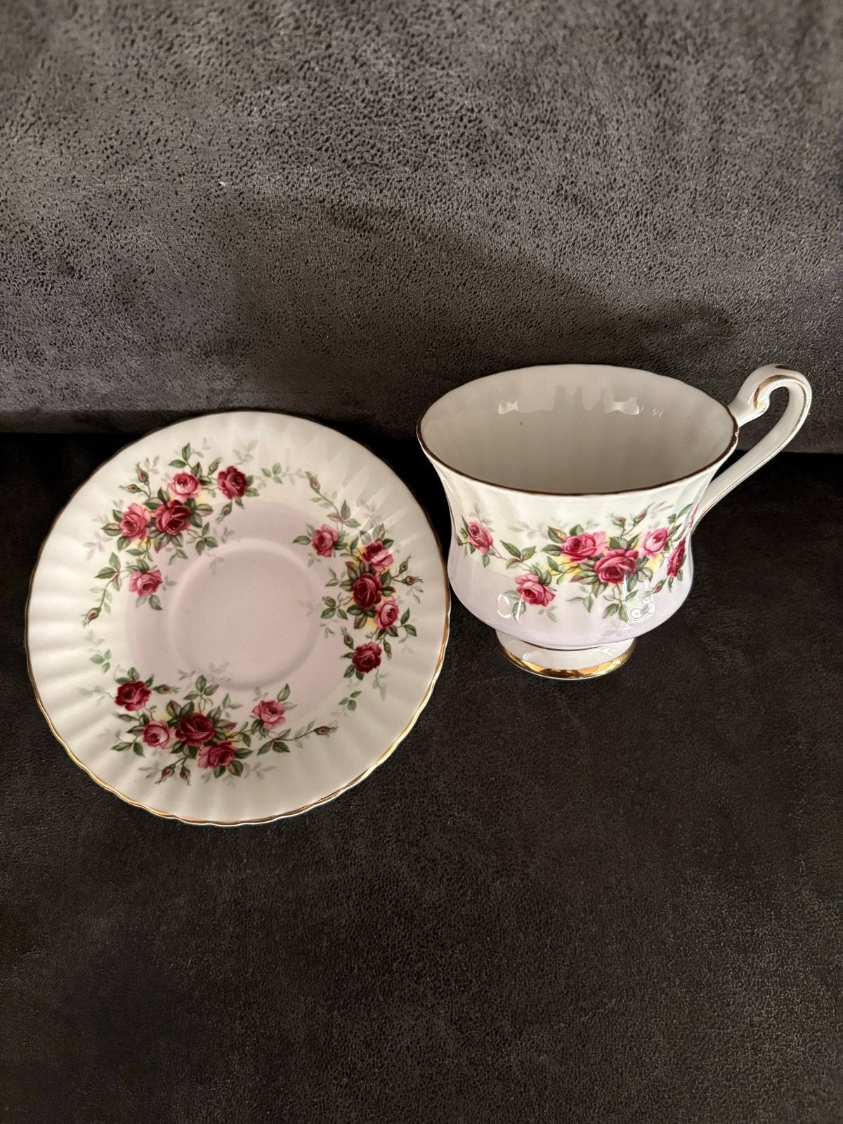 Vintage Paragon The Queen's China kop en schotel rozen, Ophalen of Verzenden